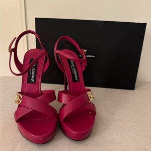 New , box and dust bag available